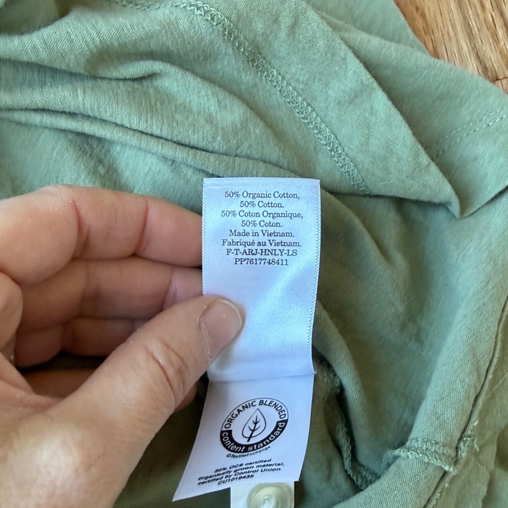 Everlane Sage Green Button-Up Shirt V Neck Air - Picture 4 of 4